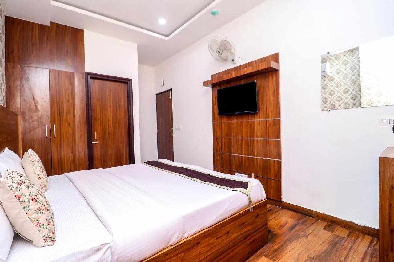 Hotel Fusion 2*, Zirakpur